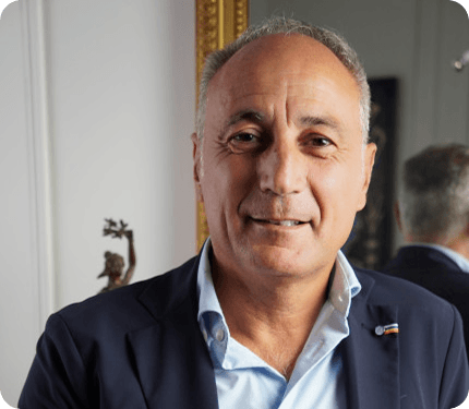 Portrait of DR. THIERRY MANOS